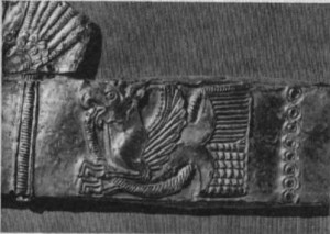 Рис. 2 Обкладка ножен меча из кургана у хутора Елизаветинского, VI в. до н. э., фрагмент 